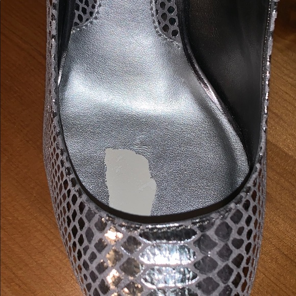 White House Black Market Heels - Picture 8 of 8